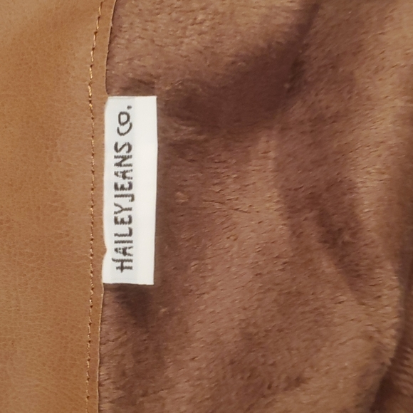 Boots - Picture 3 of 3